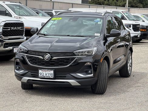 Used 2023 Buick Encore GX Essence w/ Experience Buick Package FWD image 3