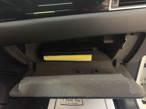 Used 2017 Porsche Macan image 25