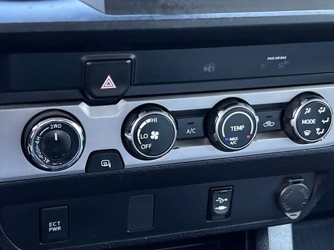 Used 2019 Toyota Tacoma SR image 20