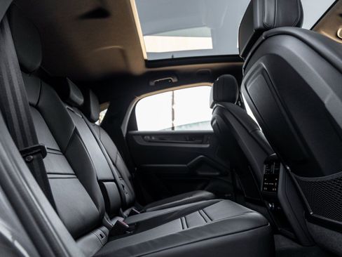 New 2026 Porsche Cayenne Coupe image 40