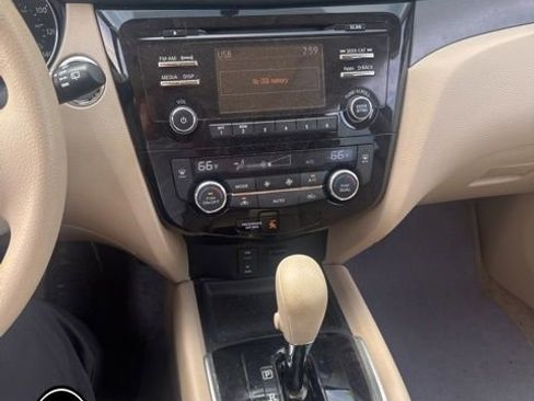 Used 2014 Nissan Rogue SV AWD/4WD image 11