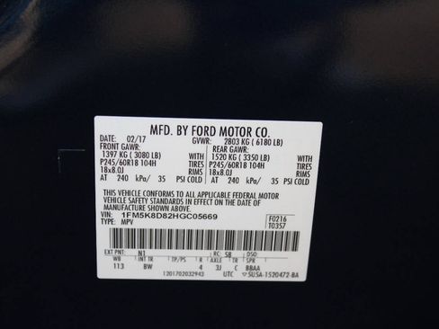 Used 2017 Ford Explorer XLT w/ Equipment Group 202A AWD/4WD image 29