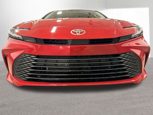 Used 2025 Toyota Camry LE image 25