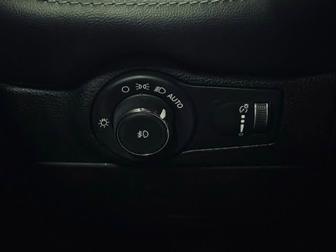 Used 2022 Dodge Durango GT image 33