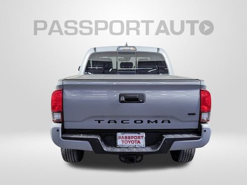 Used 2019 Toyota Tacoma TRD Off-Road image 6