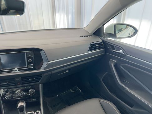 Certified 2024 Volkswagen Jetta SE image 25