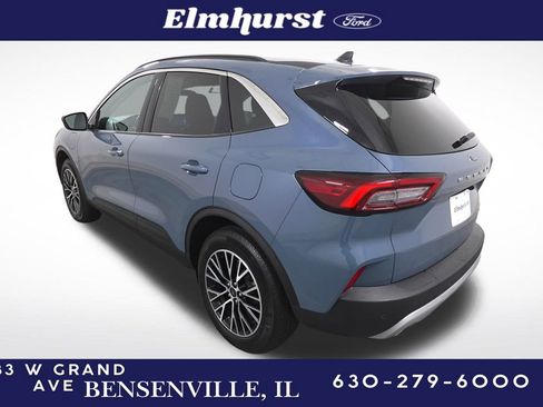 Used 2023 Ford Escape SE image 3