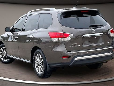 Used 2015 Nissan Pathfinder SV FWD image 11