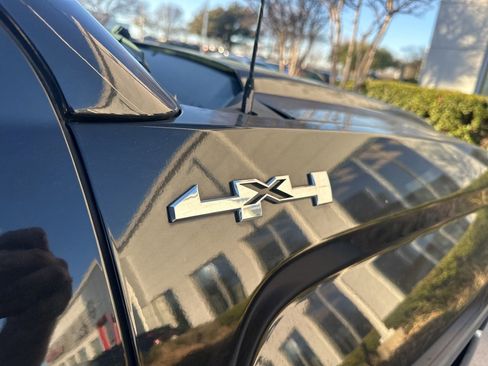 Used 2017 GMC Sierra 1500 SLE w/ SLE Value Package image 5