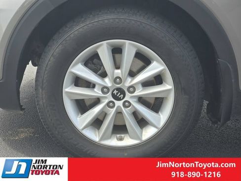 Used 2019 Kia Sorento AWD V6 image 13