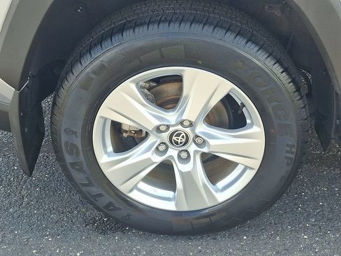 Certified 2021 Toyota RAV4 XLE w/ Convenience Package AWD/4WD image 8
