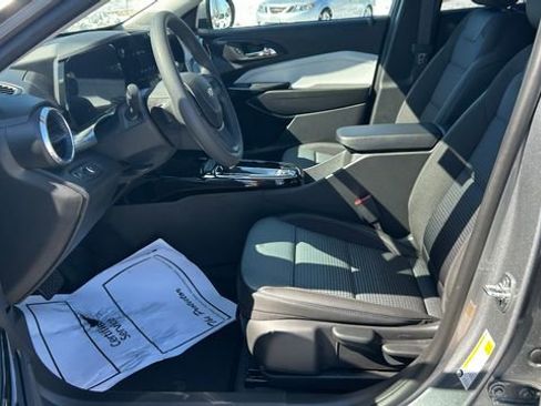 New 2026 Chevrolet Trax LT w/ Sunroof Package image 14