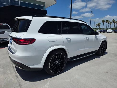 Used 2024 Mercedes-Benz GLS 580 4MATIC image 7