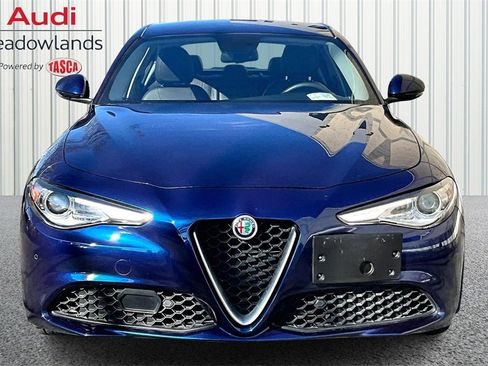 Used 2018 Alfa Romeo Giulia Ti image 2