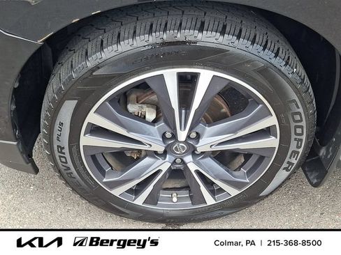 Used 2018 Nissan Pathfinder Platinum AWD/4WD image 9