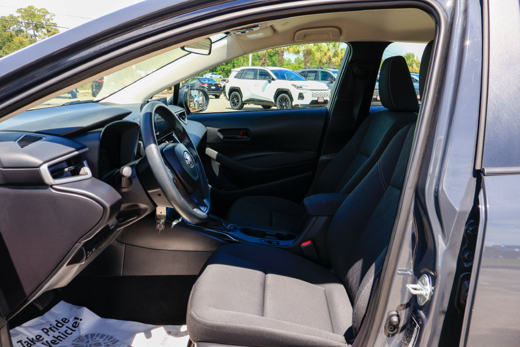 Used 2026 Toyota Corolla LE FWD image 9