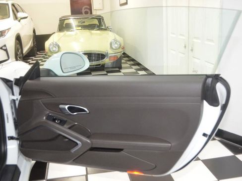 Used 2017 Porsche 911 Carrera image 23