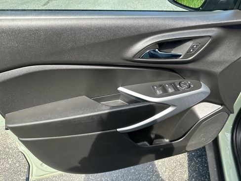 Used 2024 Chevrolet Trax RS FWD image 10