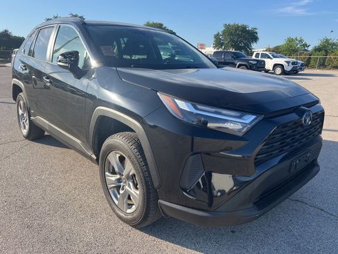 Used 2024 Toyota RAV4 LE AWD/4WD image 3