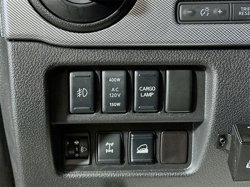 Used 2016 Nissan Titan PRO-4X image 11