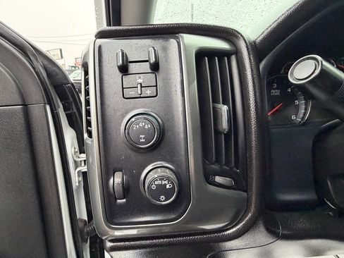 Used 2018 Chevrolet Silverado 2500 LT AWD/4WD image 18