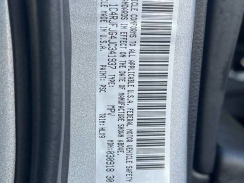 Used 2018 Jeep Grand Cherokee Summit AWD/4WD image 45