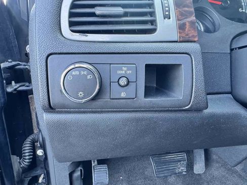 Used 2011 GMC Yukon Denali RWD image 47