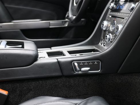 Used 2015 Aston Martin DB9 Volante RWD image 86