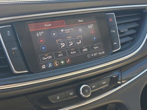 Used 2020 Buick Enclave Premium AWD/4WD image 24