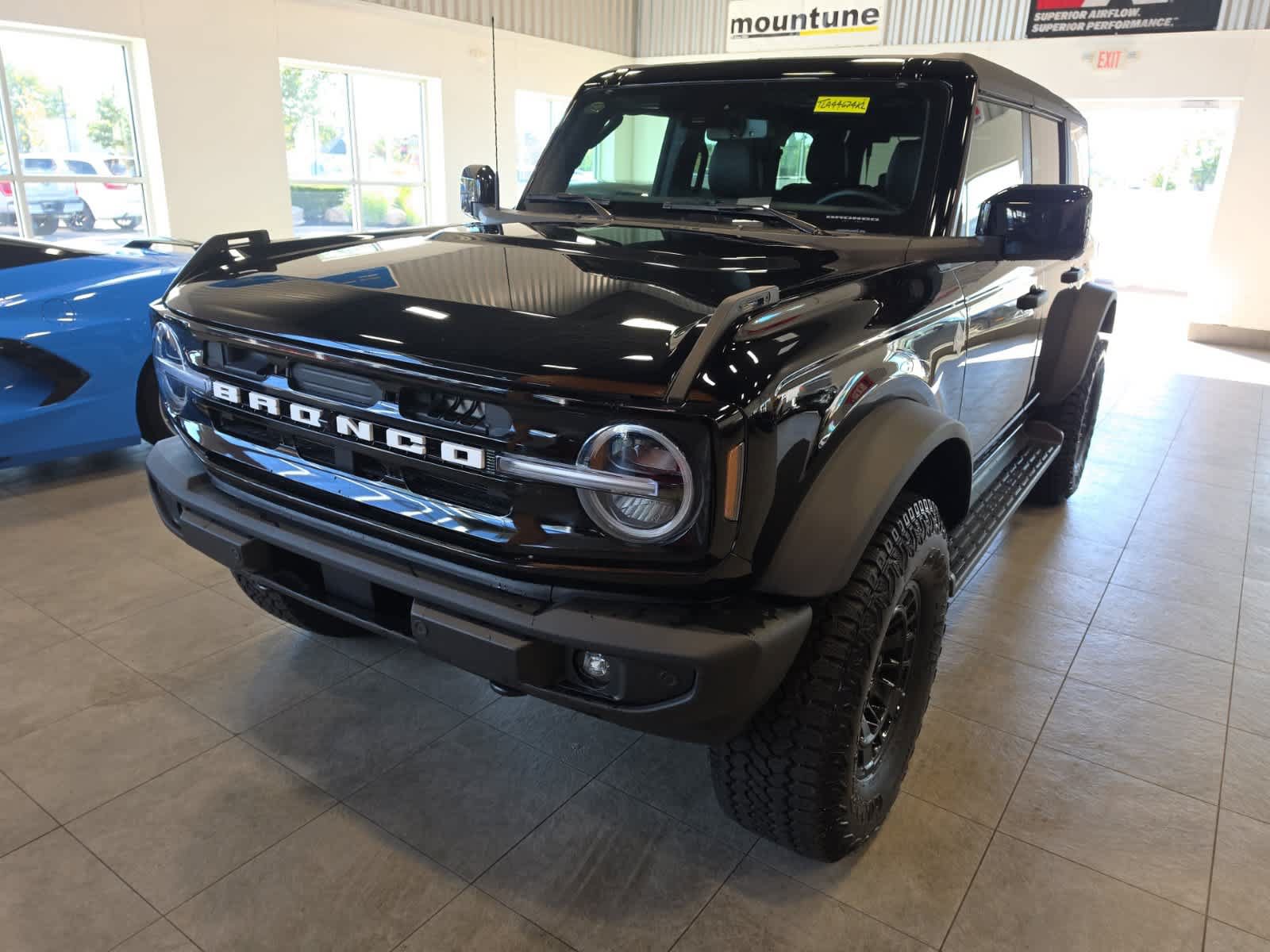 Used 2026 Ford Bronco Outer Banks w/ Sasquatch Package AWD/4WD image 1