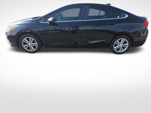 Used 2017 Chevrolet Cruze LT FWD image 6