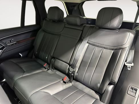 New 2025 Land Rover Range Rover Long Wheelbase SE image 13