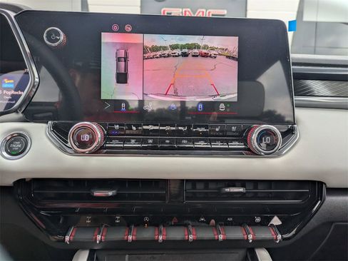 New 2025 GMC Canyon AT4 w/ AT4X Package image 15