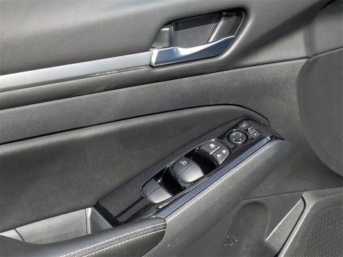 Certified 2023 Nissan Altima 2.5 SV image 16