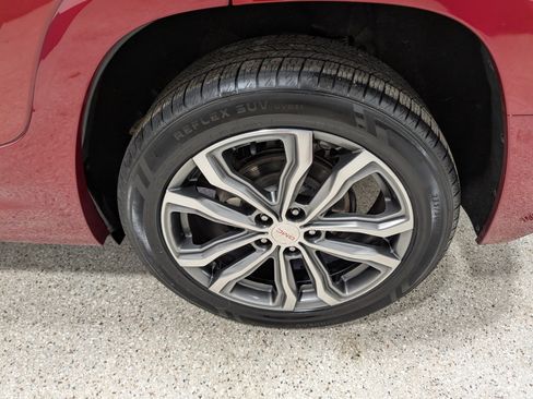 Used 2019 GMC Terrain Denali w/ Advanced Safety Package FWD image 10