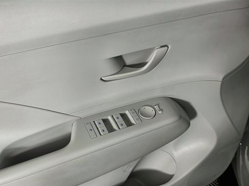 Used 2025 Hyundai Kona SEL AWD/4WD image 15