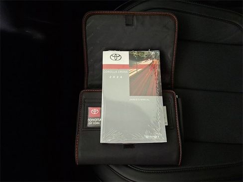 Used 2024 Toyota Corolla Cross LE image 25