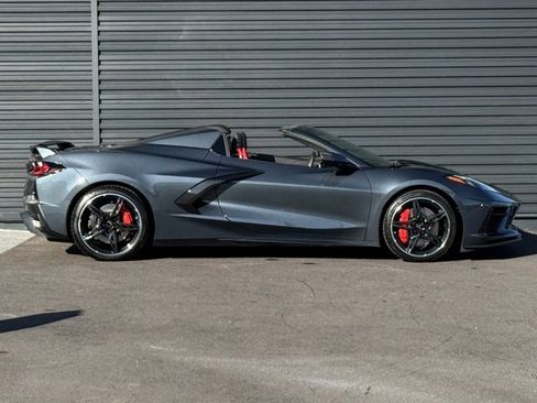Used 2021 Chevrolet Corvette Stingray Premium Conv w/ Z51 Performance Package image 8