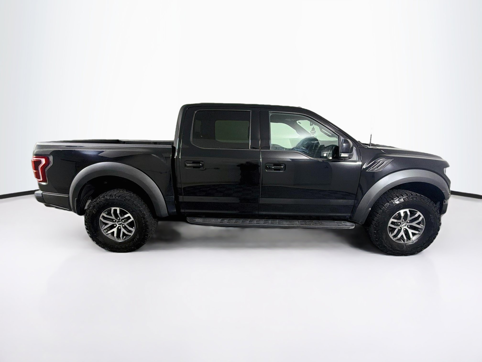 Used 2018 Ford F150 Raptor w/ Equipment Group 802A Luxury AWD/4WD image 10