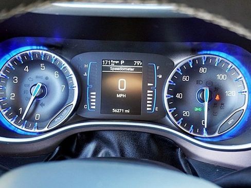 Certified 2022 Chrysler Voyager LX image 31