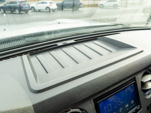 Used 2013 Ford F250 XLT w/ XLT Interior Pkg image 16