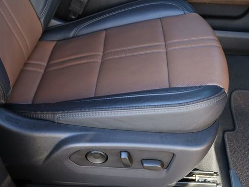 Used 2023 Chevrolet Silverado 1500 High Country w/ Z71 Off-Road Package image 27