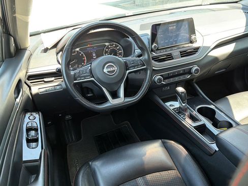 Used 2024 Nissan Altima 2.5 SR FWD image 18
