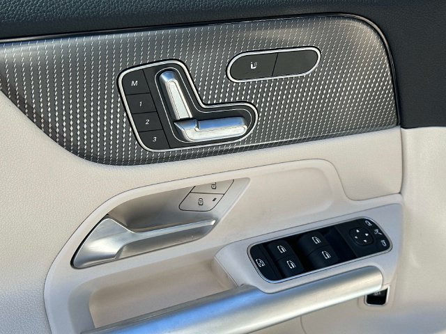 Certified 2023 Mercedes-Benz GLA 250 4MATIC image 15