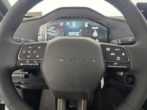 Used 2026 Lexus ES 350e w/ Convenience Package FWD image 22
