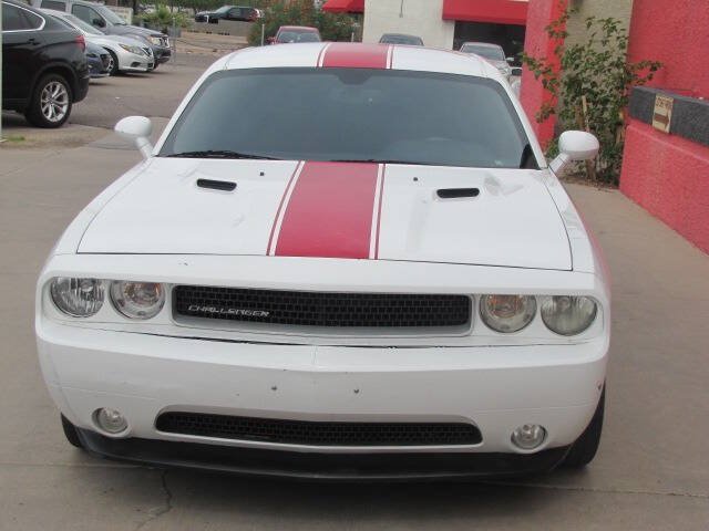 Used 2013 Dodge Challenger SXT RWD image 5