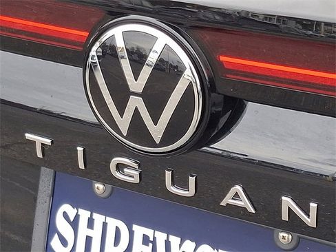 New 2026 Volkswagen Tiguan SE image 12