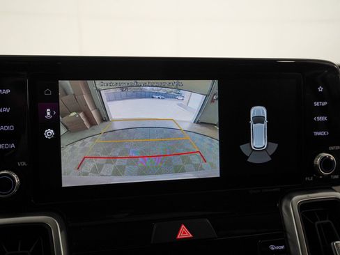 Used 2022 Kia Sorento EX w/ Panoramic Sunroof Package FWD image 26