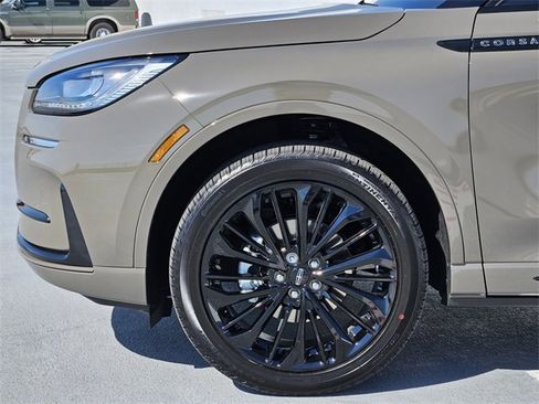 New 2026 Lincoln Corsair Premiere image 9