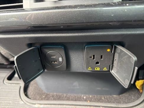 Used 2022 Ford F150 Lariat w/ Equipment Group 502A High image 17